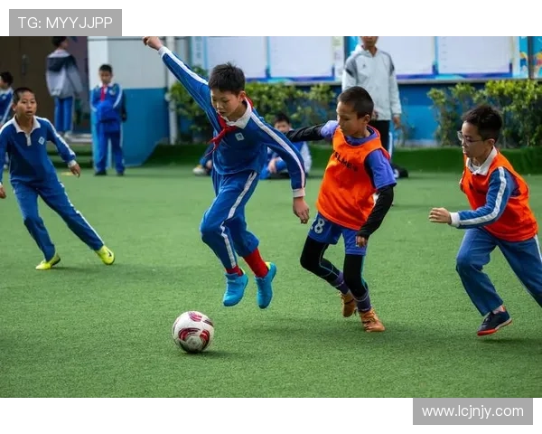 聚焦球星足球衣演绎绿茵激情与时尚文化交融魅力