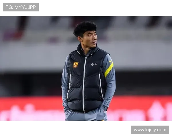 郑智：从中场大师到中国足球象征的传奇之路